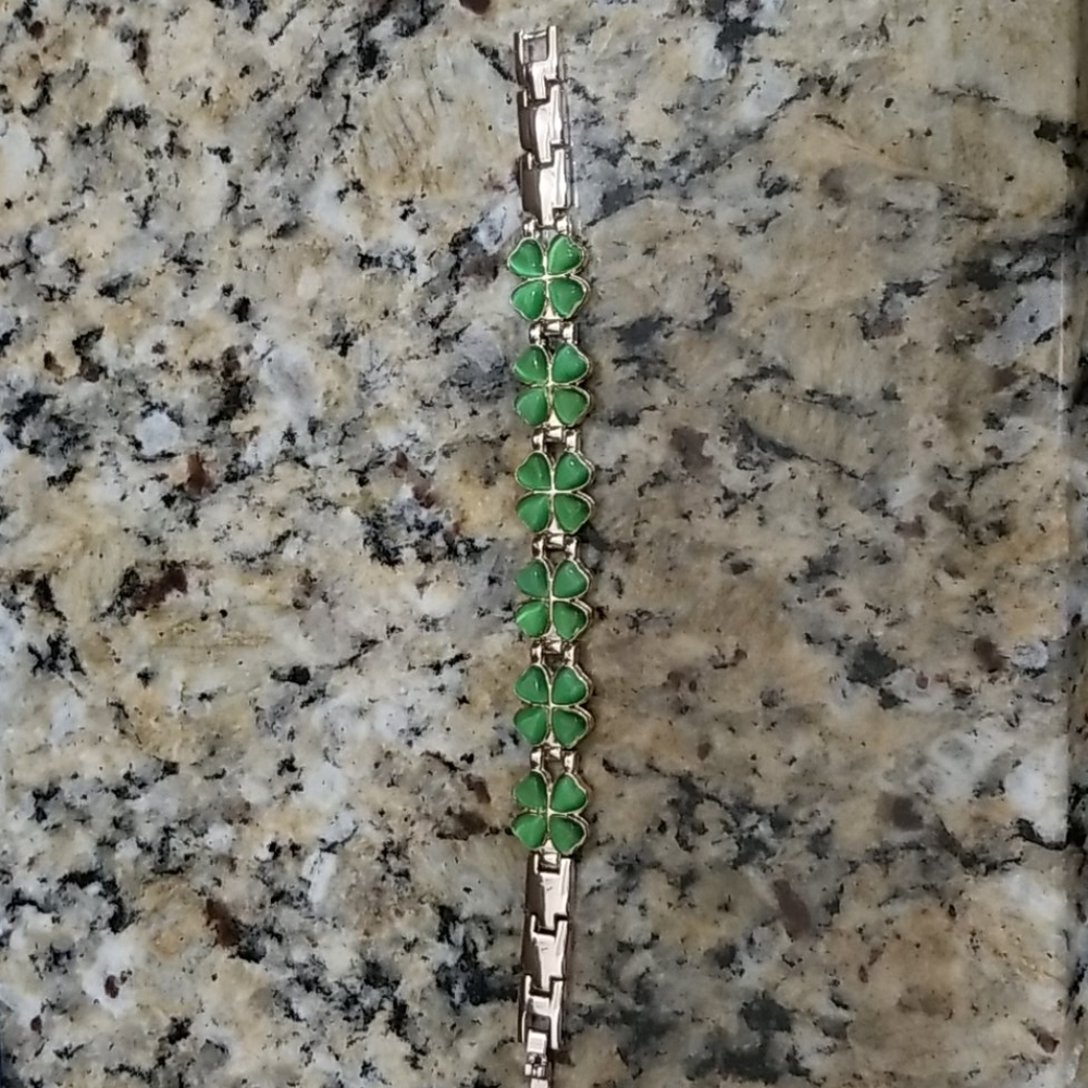 4 leaf clover bracelet